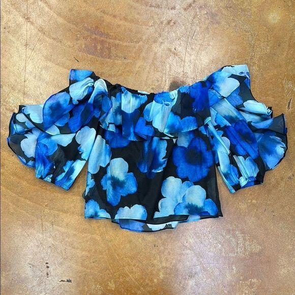 Off-Shoulder Blue Floral Blouse - Picture 6 of 6